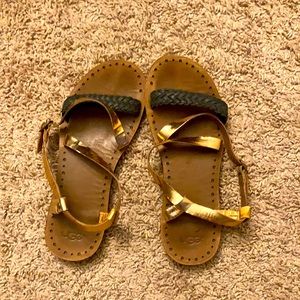 REPOSH this was an accidental purchase but was already shipped.